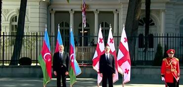 Prezident İlham Əliyevin Tbilisidə rəsmi qarşılanma mərasimi olub  - YENİLƏNİB