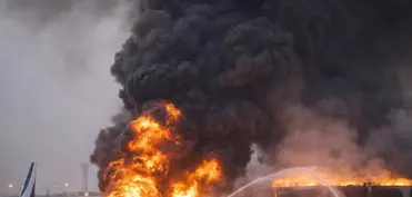 İranın qərbindəki Xürrəmabad hava limanı aviazarbələrə məruz qalıb