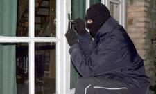 Sabunçuda evdən 9 min manat oğurlanıb