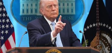 Tramp: "Hörmüz boğazında gəmilərin keçidinə kömək edəcəyik"