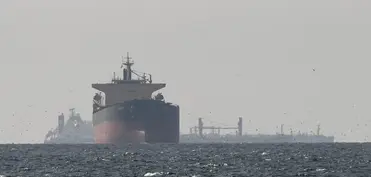 Rəsmi Tehran: Hörmüz boğazı ABŞ gəmiləri üçün də açıqdır, amma İranın razılığı alınmalıdır