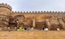 İçərişəhərdə Qala divarında baş vermiş qismən dağılma aradan qaldırılır