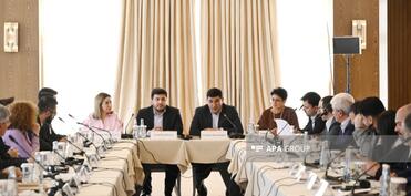 Azərbaycan və Ermənistan nümayəndələrinin iştirakı ilə dəyirmi masa keçirilir - FOTO