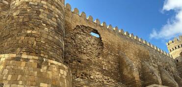 İçərişəhər Qala divarlarında aşınma: Dünyanın hər yerində açıq hava altında olan abidələrin üzləşdiyi problem