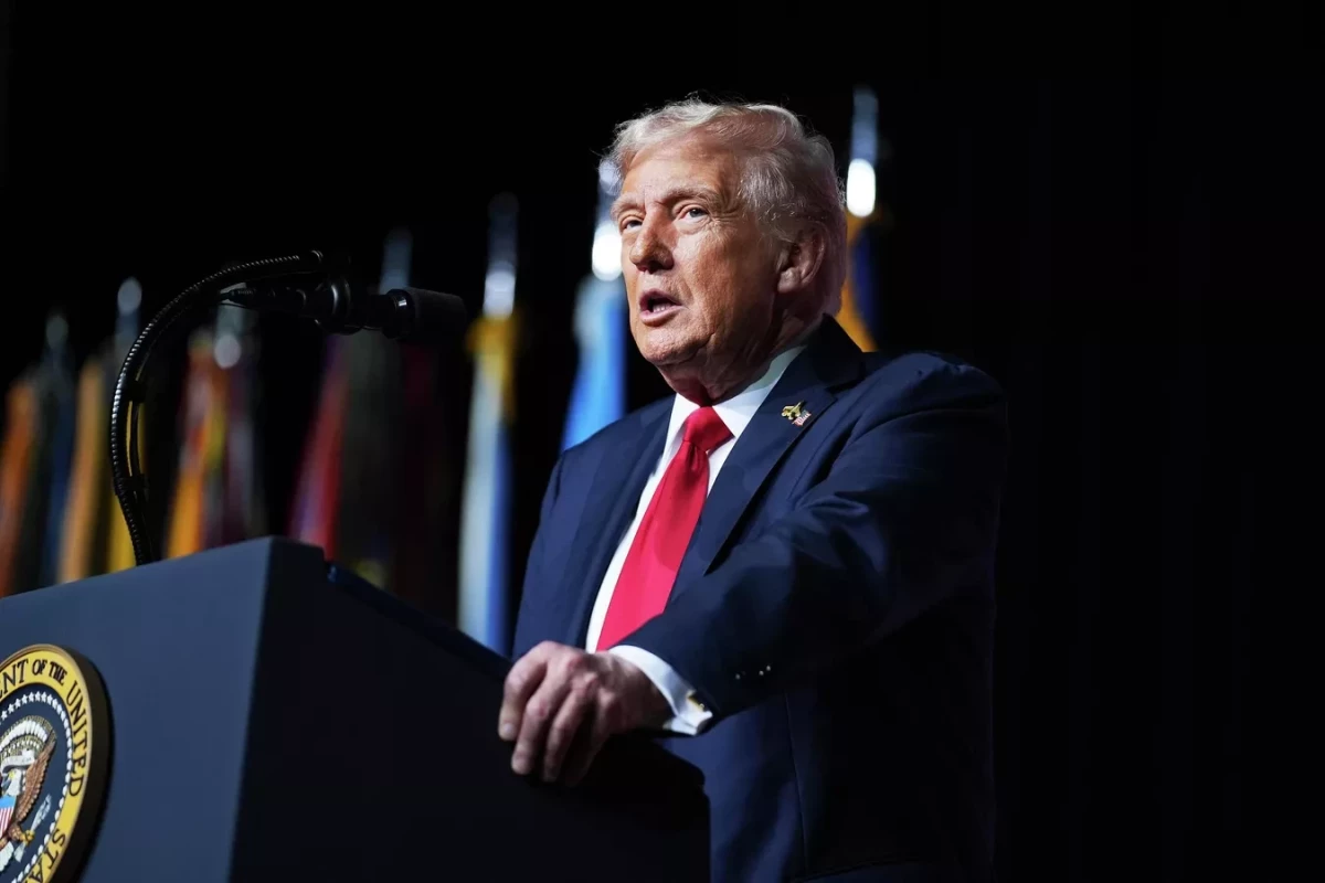 Tramp İranı Hörmüz boğazından keçən tankerlərdən rüsum almağı dayandırmağa çağırıb