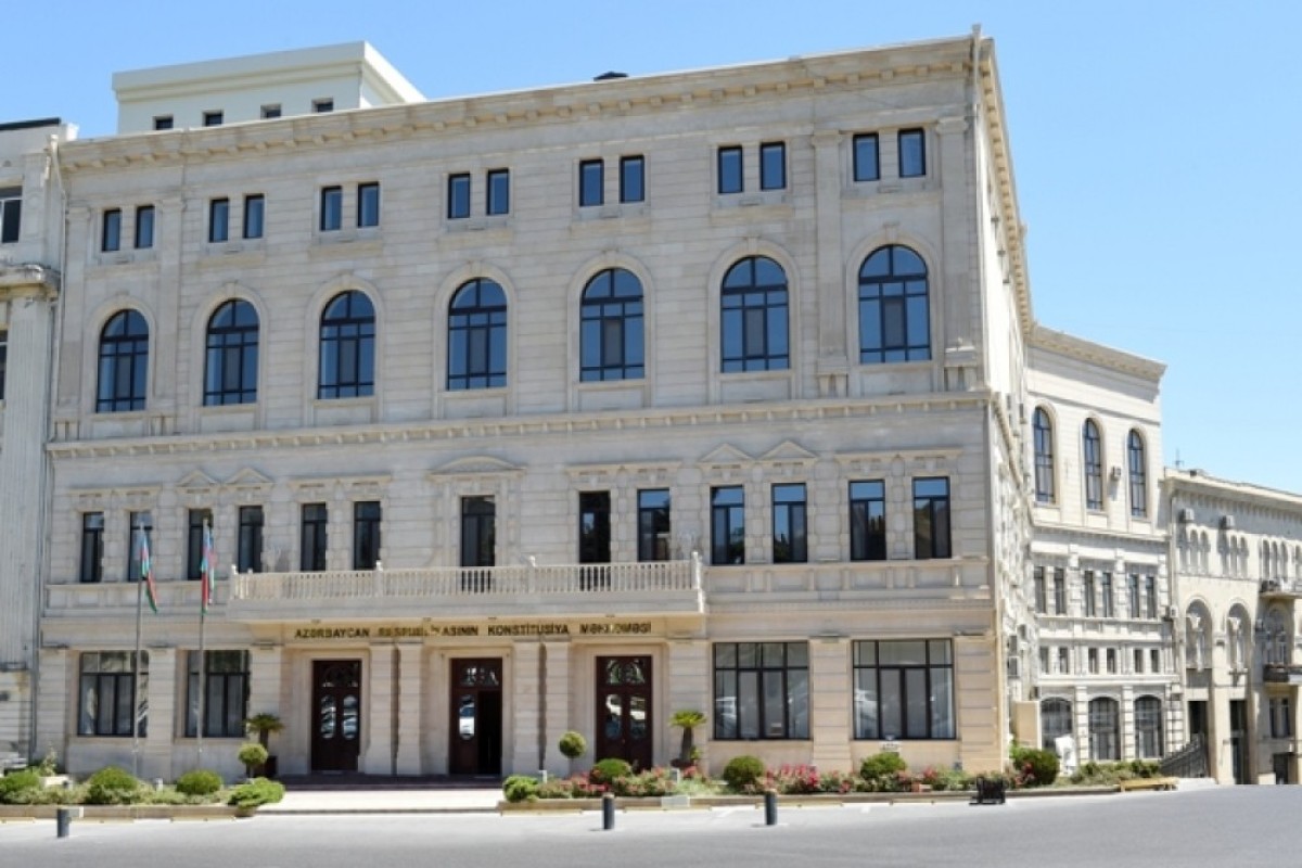 Konstitusiya Məhkəməsi Bakı Apellyasiya Məhkəməsinin müraciəti üzrə qərar verib