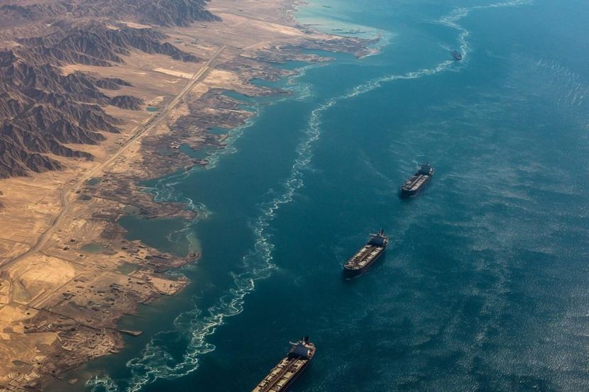 Danışıqların uğursuzluğu fonunda tankerlər boğazdan geri dönüb