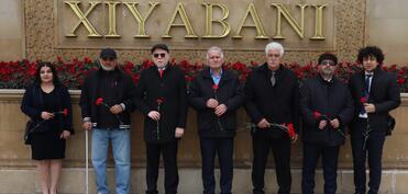 Türkiyəli qonaqlar Fəxri Xiyabanı və Şəhidlər Xiyabanını ziyarət ediblər