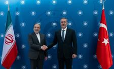 Hakan Fidan Abbas Əraqçi ilə atəşkəsi müzakirə edib