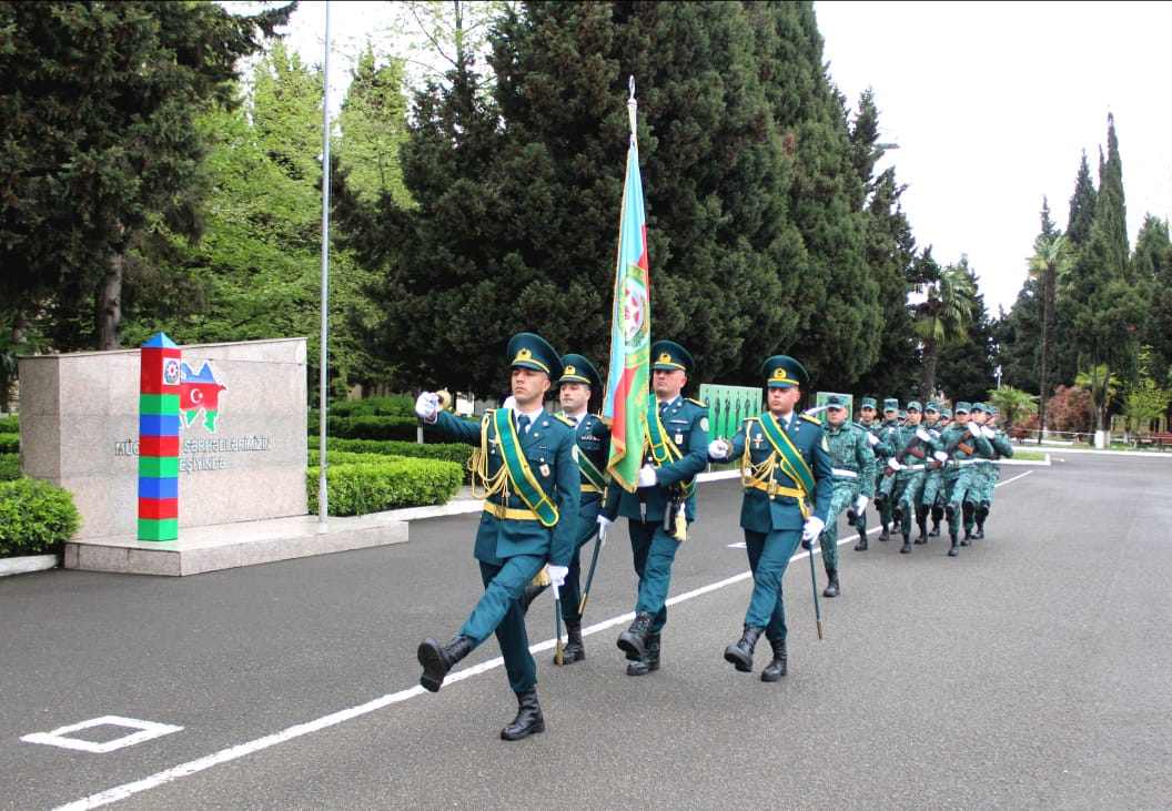 Hərbi xidməti başa vuran sərhədçi əsgərlər evlərinə yola salınıb