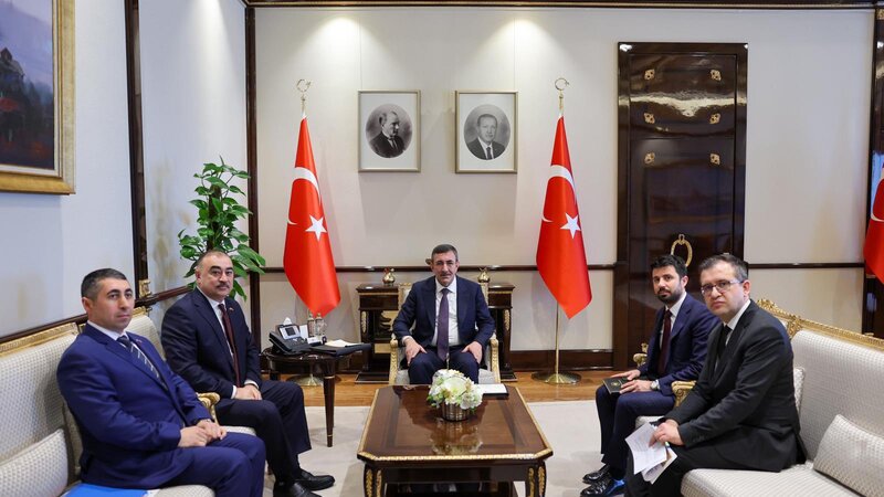 Cevdet Yılmaz Azərbaycanın Ankaradakı səfiri ilə görüşdü