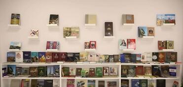 MEK-də Beynəlxalq Mədəniyyət Gününə həsr olunmuş kitab sərgisi keçirilir