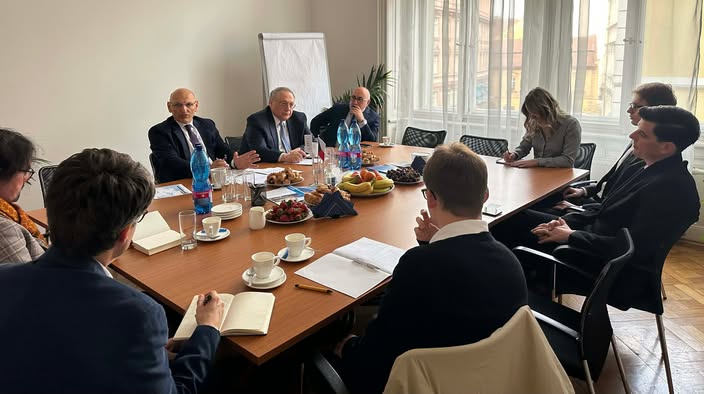 Elçin Əmirbəyov Çexiyada görüşlər keçirib