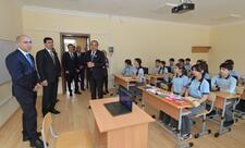 Emin Əmrullayev Xaçmazda tədris prosesi ilə tanış olub