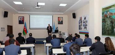 DGKA-da Türkiyəli mütəxəssis tərəfindən təhlükəli yüklərin daşınmasına dair ustad dərsi keçirilib