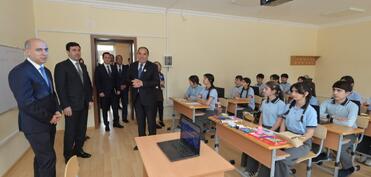 Emin Əmrullayev Xaçmazda tədris prosesi ilə tanış olub