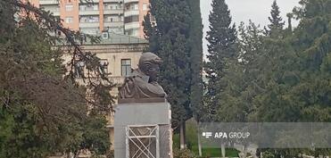 Cəfər Cabbarlının kinostudiyanın həyətindəki büstünün restavrasiyası başa çatıb - FOTO