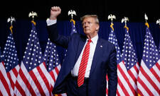 Tramp: İran bizə “nüvə tozunu” təhvil verməyə razılaşıb