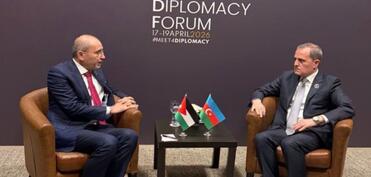 Ceyhun Bayramov İordaniyanın Baş nazirinin müavini ilə görüşüb