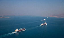 Regiondakı gərginlik fonunda Hörmüz boğazından 20-dən çox gəmi keçib