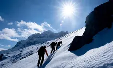 Rusiyada üç turist dağdan enərkən donaraq ölüb