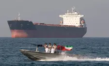 İran Hörmüz boğazını keçməyə çalışan iki gəminin saxlanıldığını bildirib