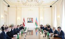 Azərbaycan və Latviya prezidentlərinin geniş tərkibdə görüşü keçirilib - YENİLƏNİB