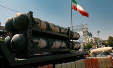 ABŞ kəşfiyyatı: İran minlərlə raket və dronunu qoruyub saxlayıb