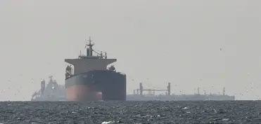 İran gəmilərinin keçidi Trampın səylərinin uğursuzluğunu göstərir