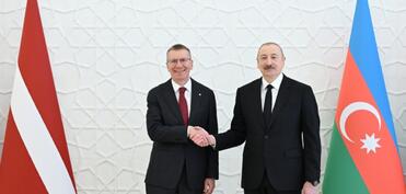 Azərbaycan və Latviya prezidentləri mətbuata bəyanatlarla çıxış edirlər