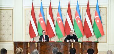 Azərbaycan və Latviya prezidentləri mətbuata bəyanatlarla çıxış ediblər - YENİLƏNİB