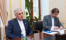 Dövlət Komitəsinin sədri İran səfiri ilə görüşüb