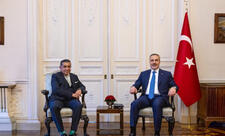 Hakan Fidan Londonda görüşlər keçirir