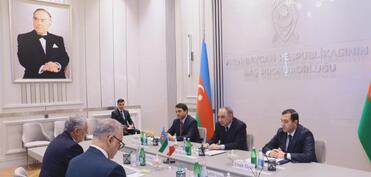 Baş prokuror İran səfirini qəbul edib