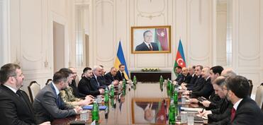 Qəbələdə Prezident İlham Əliyevin Volodimir Zelenski ilə geniş tərkibdə görüşü keçirilir