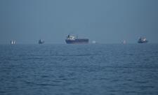 Ərəb dənizində İranla bağlı daha bir gəmi saxlanılıb, geri qaytarılıb