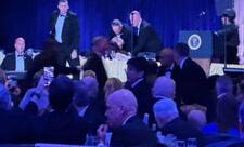 Trampın Ağ Ev Müxbirləri Assosiasiyasının qəbulunda atəş açılıb