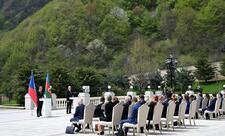 Prezident İlham Əliyev və Çexiyanın Baş naziri Andrey Babiş mətbuata bəyanatlarla çıxış edirlər