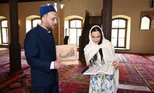 Leyla Əliyeva və Arzu Əliyeva Şəkidə Xan məscidini ziyarət ediblər