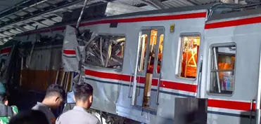 İndoneziyada iki qatar toqquşub: Çox sayda ölü və yaralı var