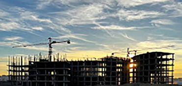 Qəzvində xəstəxana tikintisi yarımçıq qalıb