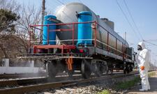 Dəmir yolu zolaqlarında alaq otlarına qarşı mübarizə aparılır