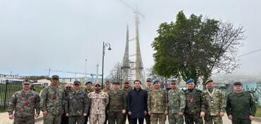 Hikmət Hacıyev Azərbaycanda akkreditə olunmuş hərbi attaşelərlə Şuşadan foto paylaşıb