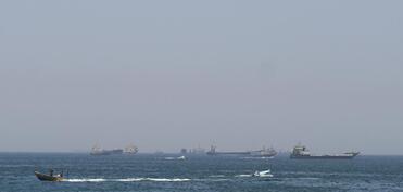 BƏƏ XİN: İran Hörmüz boğazında ADNOC tankerini hədəf alıb