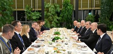 Prezident İlham Əliyevin adından İtaliya Nazirlər Şurasının sədrinin şərəfinə işçi şam yeməyi verilib  - FOTO