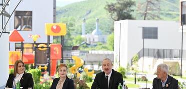 Prezident İlham Əliyev Zəngilan şəhərində sakinlərlə görüşüb - YENİLƏNİB