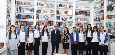 Fizika, riyaziyyat və informatika təmayüllü liseyin şagirdləri Mərkəzi Elmi Kitabxanada olublar