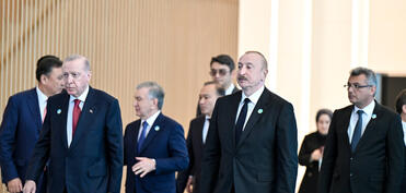 İlham Əliyev və TDT-nin qeyri-rəsmi Zirvə görüşünün digər iştirakçıları Türk Sivilizasiyası Mərkəzinin təməlqoyma mərasimində iştirak etdilər