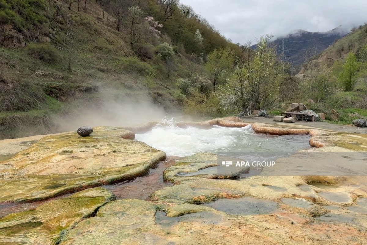 Karlovı-Varının bənzəri: Kəlbəcərin İstisu mineral bulağı turistlər üçün cəlbedici məkana çevrilə bilər - FOTO