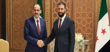 İbrahim Kalın Əhməd əş-Şaraa ilə regiondakı son hadisələri müzakirə edib